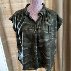 Old navy camouflage, blouse, sleeveless size medium
